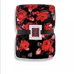 2019 Victoria’s Secret floral Sherpa blanket
